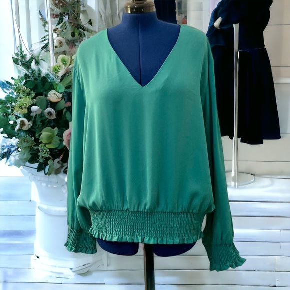 NWT! GLITZY Lifestyle Emerald Green Blouse, Size 4X - Picture 2 of 7